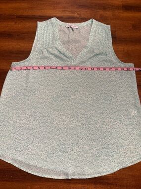 Womens Hawthorn Light green V-Neck Sleeveless Top- size large